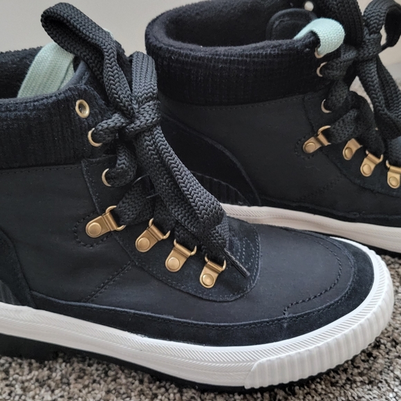 New, Keds Fielder Boot Suede/Nylon & Velvet w/ Thinsulate Women Black, Size 8.5. - Picture 5 of 6